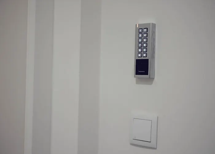 Апартаменты Leonart Living 42 *