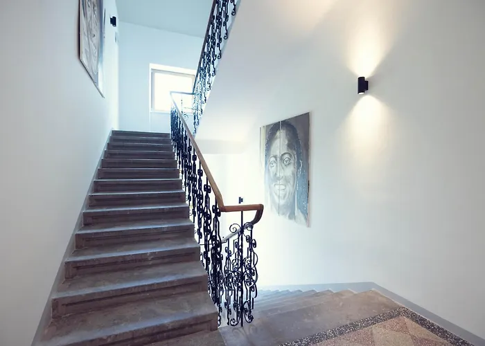 Апартаменты Leonart Living 42 *