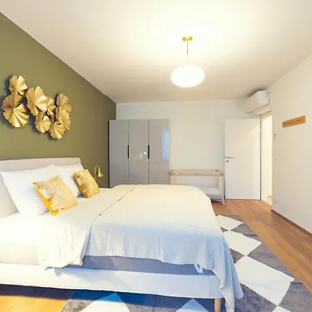 Apartamento Leonart Living 42 *